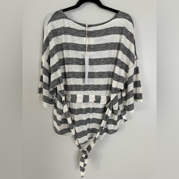 Urban Outfitters Lumiere Oversize Shirt in Small. New with tag - Picture 4 of 11